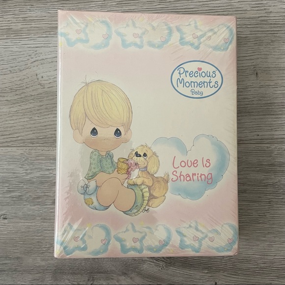 Precious Moments Photo Album - Picture 1 of 3
